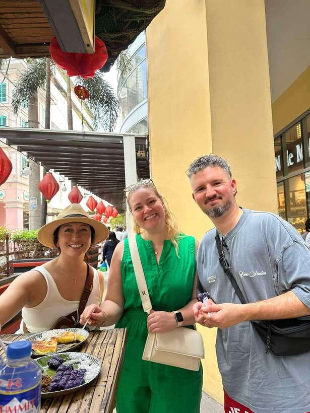 Manila Street Food and Drinks with Tuktuk Experience - Palabok, pansit, and grilled squid