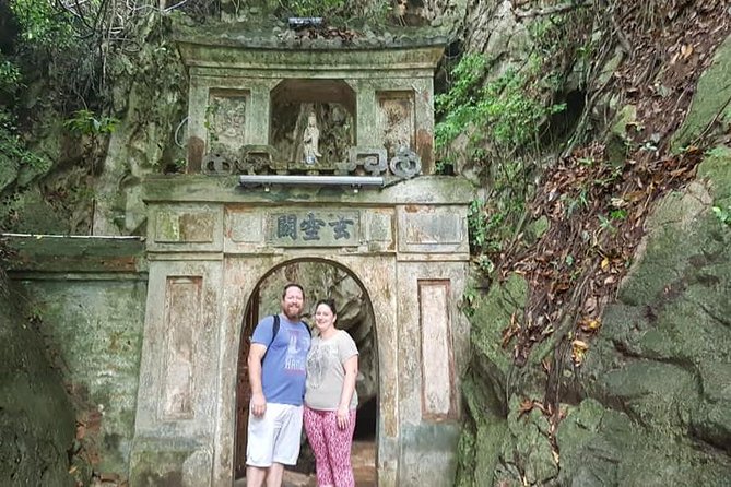 MARBLE MOUNTAIN-AM PHU Cave & HOI AN -Colourful Lantern Boat Ride - The 20-minute sampan ride and Hoi An lanterns