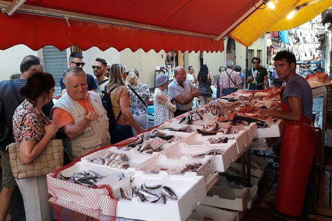 Markets and monuments: walking tour and street food in Palermo - The Fountain of Shame and Quattro Canti