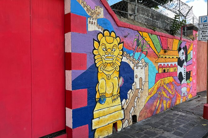 Mauritius: Port Louis Street Food City Tour - Les Jardins de la Compagnie and the banyan trees