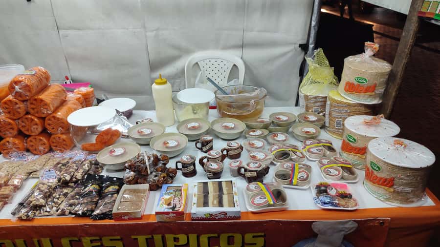 Medellin: Street Food and Poblado Rooftop Tour with a Local - Timing, weather, and what to bring