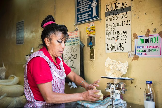 Mexico City Street Food: A Beginner's Guide - Meeting Cuauhtémoc’s food stalls