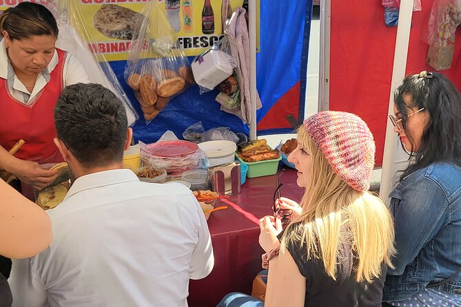 Mexico City Vegan & Vegetarian Street Food Adventure - Walking Along Paseo de la Reforma