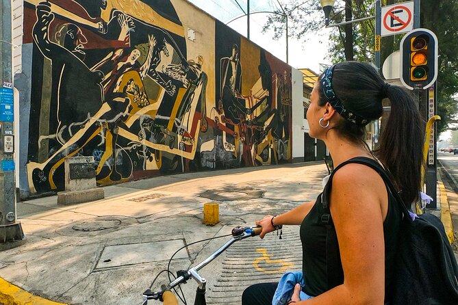 Mexico Off the Beaten Track: Street Food & Bikes — All Inclusive - Paseo de la Reforma and the Angel of Independence