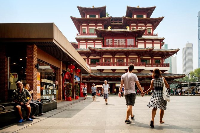 Michelin Premium Food Tour with Hawker Centre & Chinatown Tour - The Chinatown walk between bites