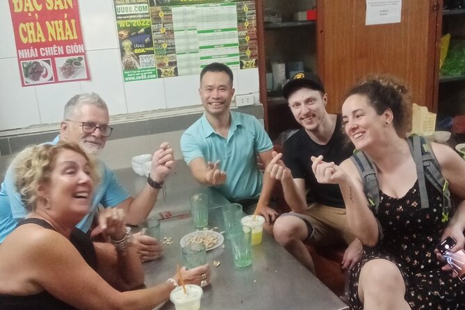 Michelin Street Food Tour - The walk through the Old Quarter