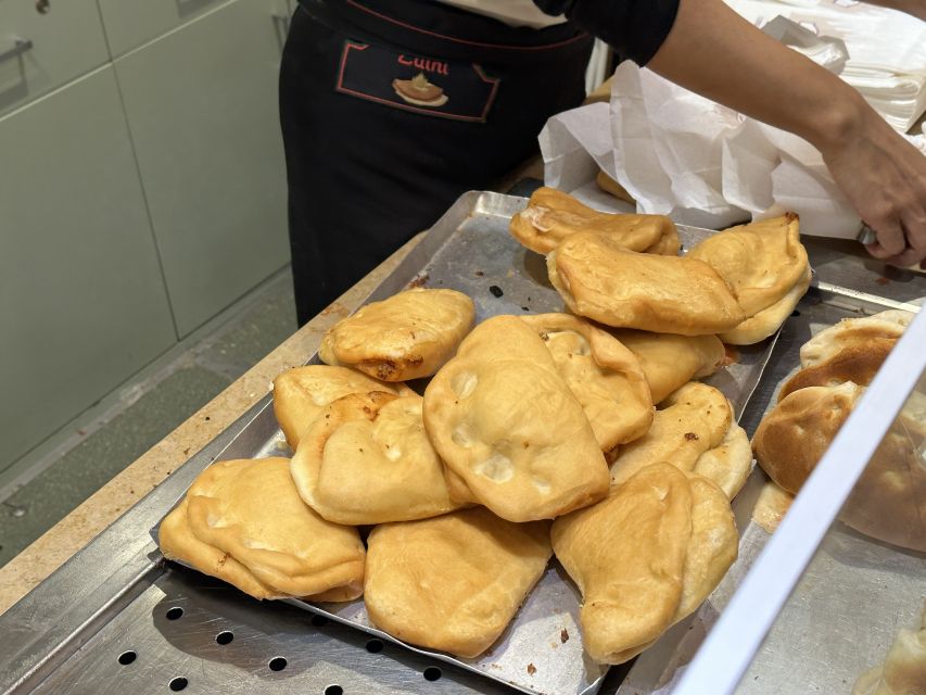 Milan: Guided Street Food Walking Tour with Food Tasting - Should you book it?