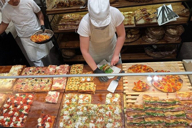 Milan Street Food Tour -Italian Food Experience by Do Eat Better - Milanese pizza on Via Dante
