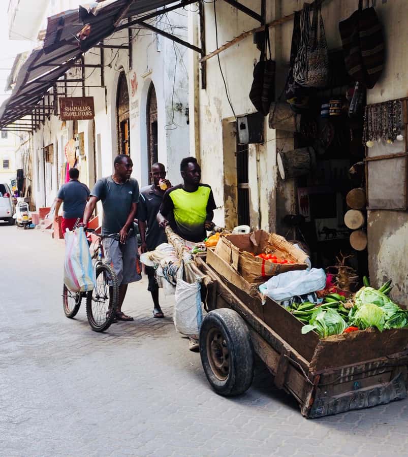 Mombasa: Street Food Tour - Two tuk-tuk rides and a waterfront pause