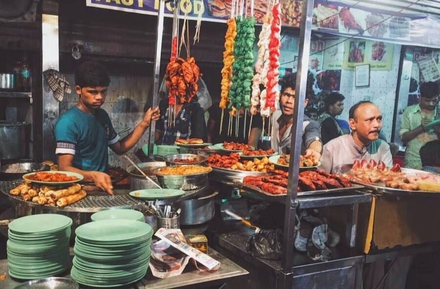 Mumbai: Evening Local Street Food Tour with Sightseeing - Mohammed Ali Road: a different side of the evening