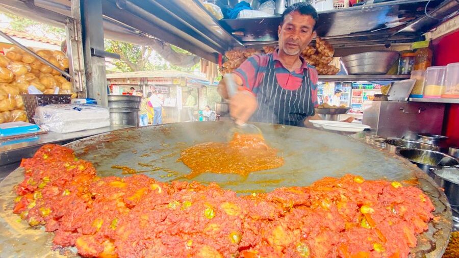 Mumbai: Evening Street Food Tasting & Cultural Market Tour - Local eateries and the value of guided ordering