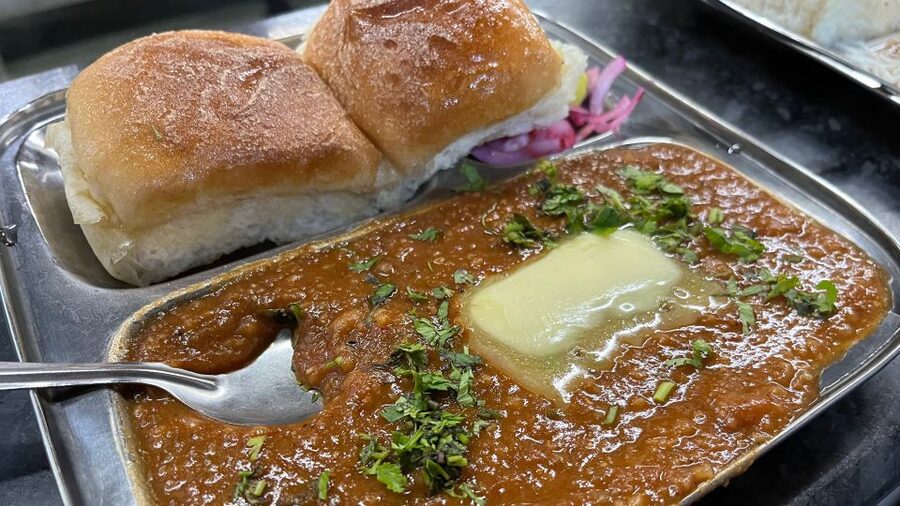 Mumbai: Evening Street Food Tasting & Cultural Market Tour - Starting near CST with Mumbai’s first bites