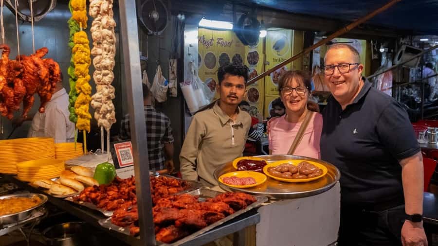 Mumbai Heritage, Street Food & Bazaar Walking Tour - Temples, mosques, and a wider view of the city