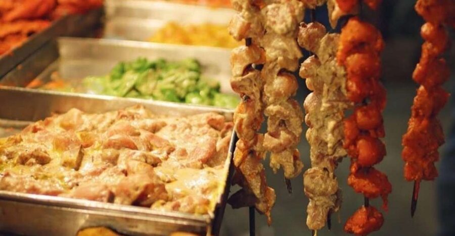 Mumbai: Local Street Food Private Walking Tour with Transfer - Why the air-conditioned transfer matters