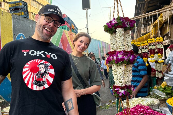 Mumbai Market and Temple Tour With Local Street Food - Mumbai in Three Hours, One Snack at a Time