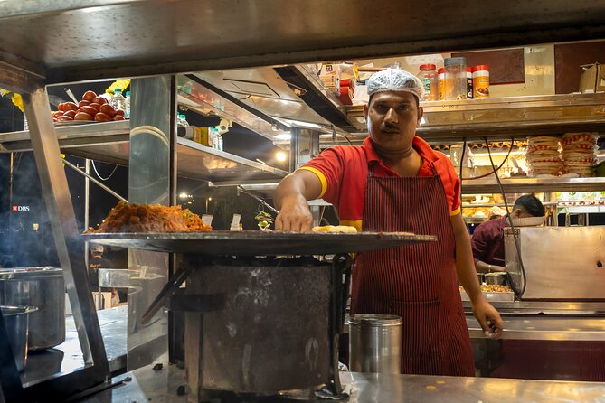 Mumbai Market and Temple Tour With Local Street Food - Aaram Vada Pav Near CST