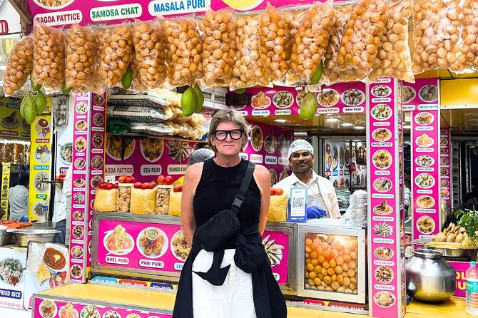 Mumbai Street Food & Beach Tour with 10+ Tastings - The final 30 minutes: dosa, pav bhaji, and dessert