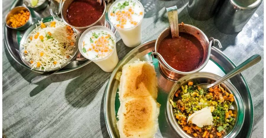 Mumbai Street Food Crawl (2 Hours Guided Food Tasting Tour) - Guide quality can shape the whole outing
