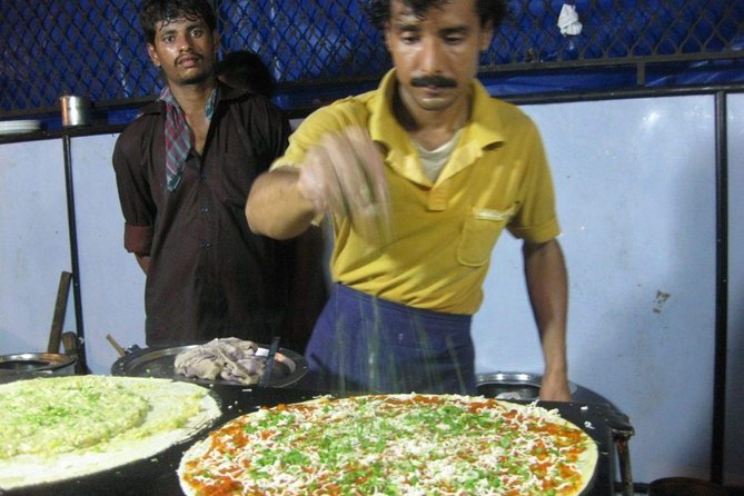 Mumbai Street Food Safari - Bohri Mohalla, Haji Tikka, and Taj Icecream