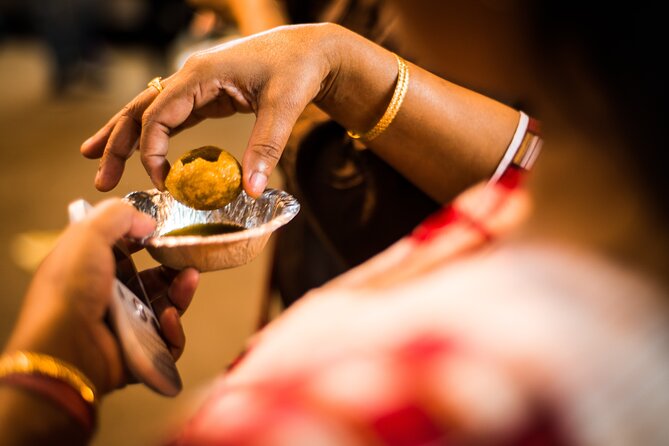 Mumbai: Street Food Tour - Chowpatty Beach and Mumbai’s vegetarian classics