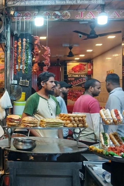 Mumbai Street Food Tour with Evening Bazaar Walk - Bori Mohalla Ends With 120-Year-Old Fruit Ice Cream