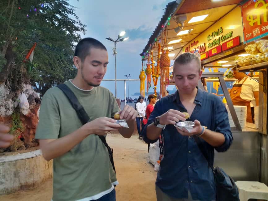 Mumbai Street Food Tour with Evening Bazaar Walk - A Shared Black Cab Connects the Two Food Worlds