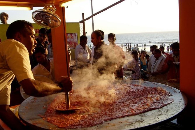 Mumbai Street Food Tour with Sunset View - Chowpatty Beach: two hours of classic Mumbai snacks