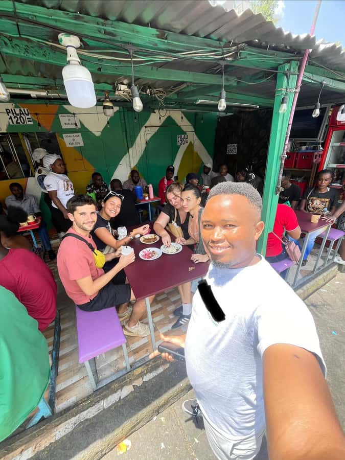 Nairobi: 1 Hour Gastronomic and Street Food tour of Nairobi - Ten minutes at the Nairobi food market