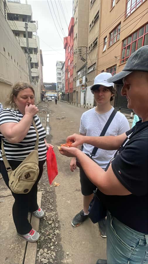 Nairobi: 1 Hour Gastronomic and Street Food tour of Nairobi - Twenty minutes of guided tasting