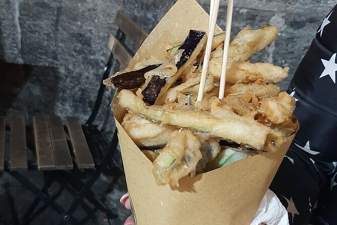 Naples as a local - Authentic Street Food Tour - Folded pizza, the practical Neapolitan lunch