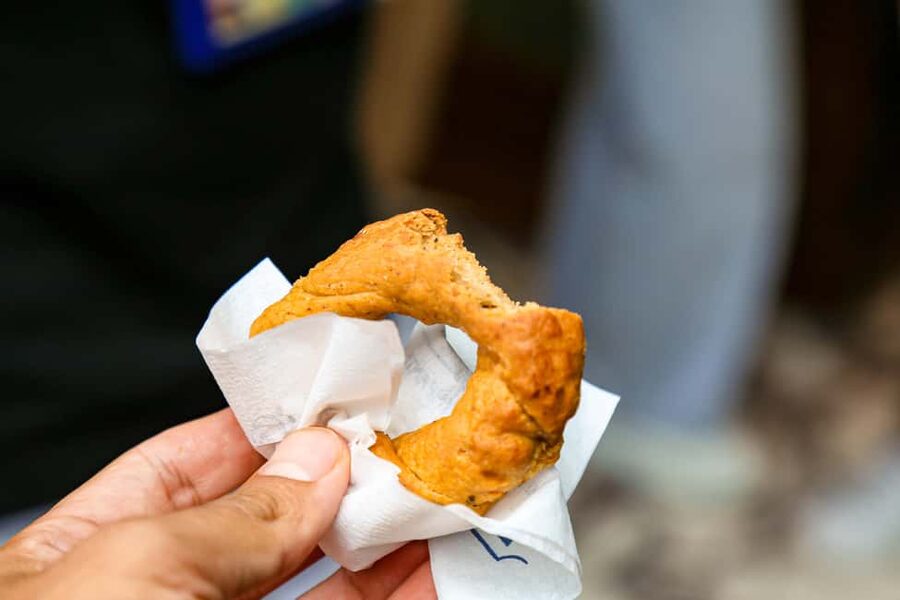 Naples: Culture & Street Food with a Local Guide - San Gregorio Armeno and the city of handmade Christmas figures