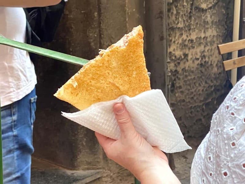 Naples: Old City Center Street Food Tour with Spritz - The guides make a real difference
