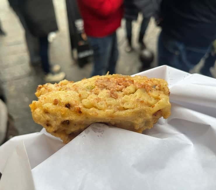 Naples: Street Food and Guided Sightseeing Walking Tour - Pastries, gelato, limoncello, and a Spritz