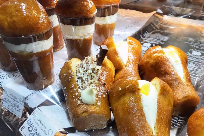 Naples: Street Food and Sightseeing Tour with Local Expert - Piazza del Gesù Nuovo and the final gelato