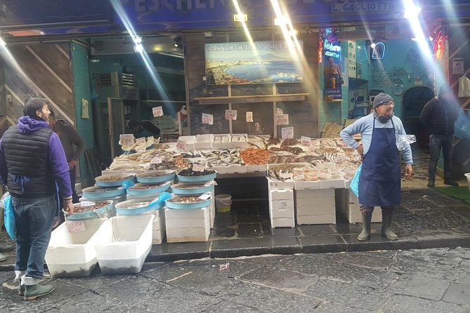 Naples street food walking tour - The value of a private guide in Naples