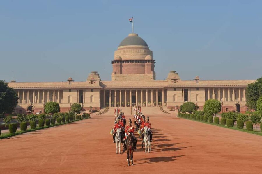 New Delhi: Local Evening Tour with Indian Street Food - Lodhi Gardens, a Calmer Possible Stop