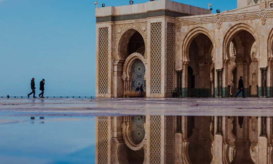 Night Tour of Casablanca with Street Food Tasting - Ain Diab and Anfa: Casablanca by the coast