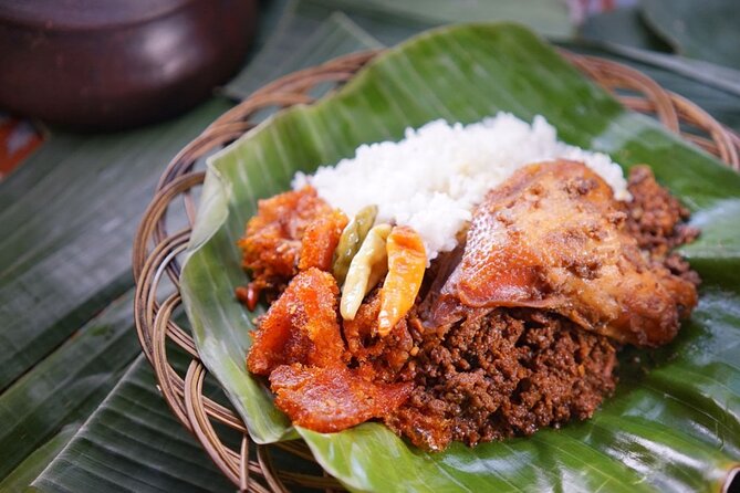 Night Walking Tour-Malioboro street food with guide at Yogyakarta - Zero Kilometer connects food with Yogyakarta history