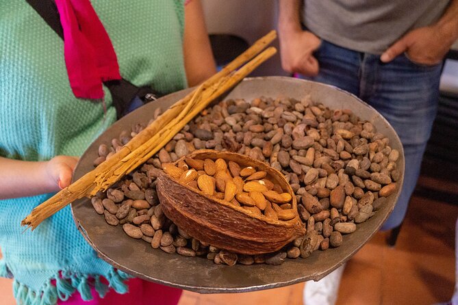 Oaxaca Street Food Tour. Signature Markets Tour - What makes the guides important