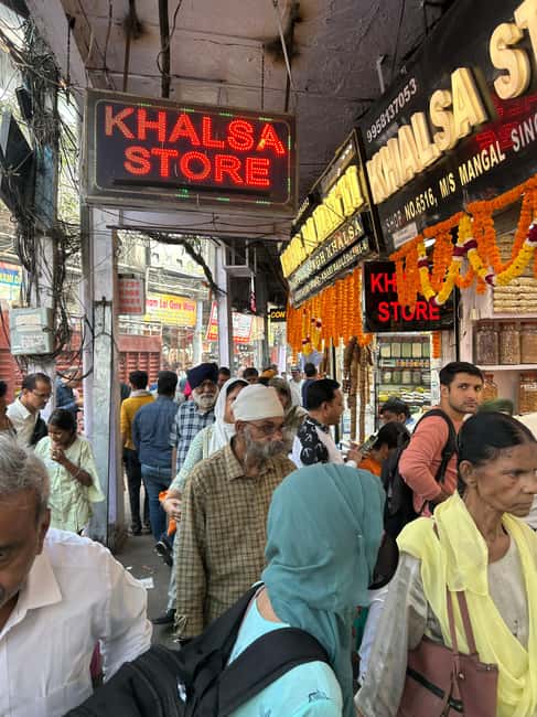 Old Delhi Famous Private Street Food & Tuk-Tuk Tour - Jama Masjid adds a sense of place