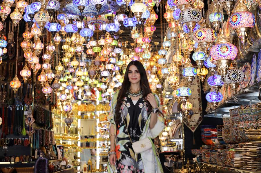 Old Dubai Guided Tour With Photographer: Souks & Street Food - Gold Souk jewelry and a strong finish
