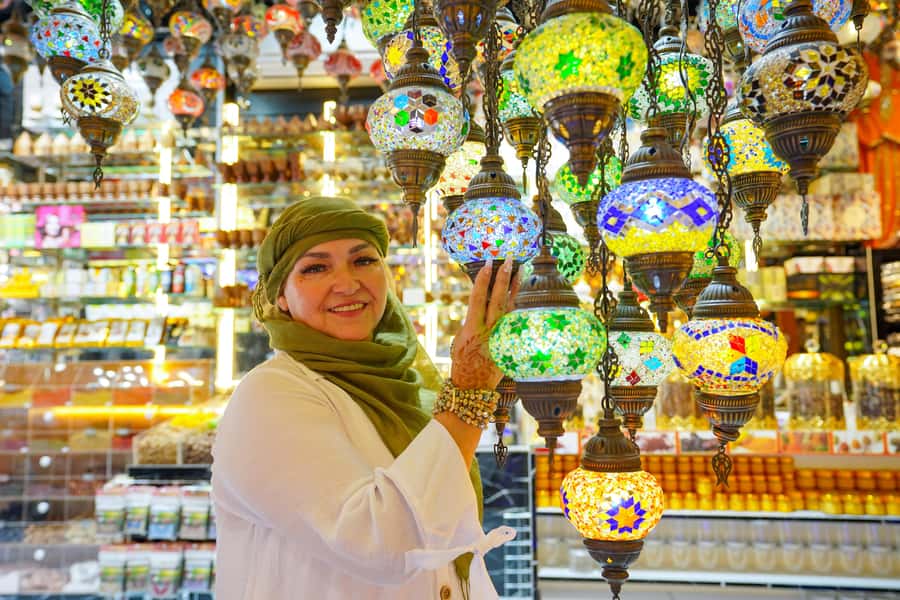 Old Dubai Historic Guided Tour: Creek, Street Food & Souks - Crossing Dubai Creek by Abra