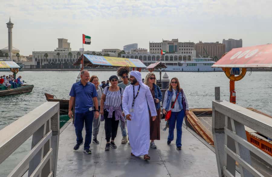 Old Dubai Historic Guided Tour: Creek, Street Food & Souks - What the Guides Add to the Walk