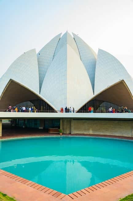 Old & New Delhi Full or Halfday Guided Tour with Street Food - Akshardham, a modern temple with an old look