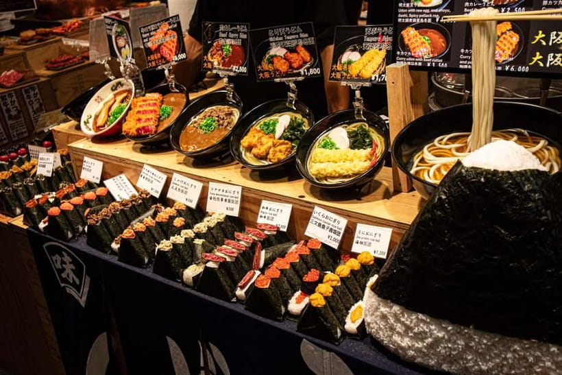 Osaka: Kuromon Market Street Food Tour with Pro Local Guide - Timing, meeting points, and practical comfort