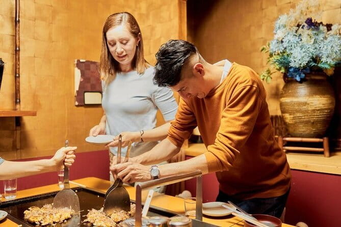 Osaka Street Food Tour: Private & Personalized - Jikko Japanese Knife Shop and the craft behind Osaka cooking