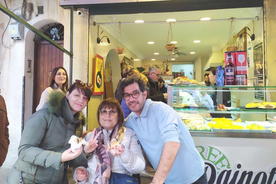 Palermo: City Walking Tour & Street Food Tasting with Drink - Who should book this food and history walk?
