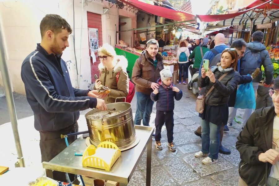 Palermo: City Walking Tour & Street Food Tasting with Drink - What the guides add