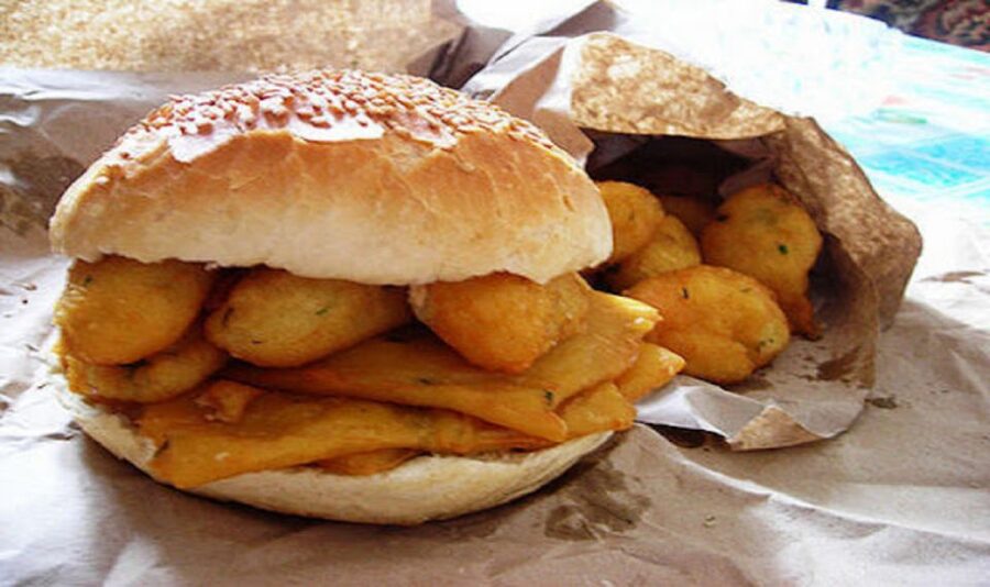 Palermo: Street Food Tour - Arancini and sfincione at the market