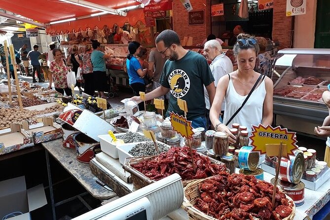 Palermo Street Food tour: art, history and ancient markets - Dainotti’s da Arianna and the first big food stop